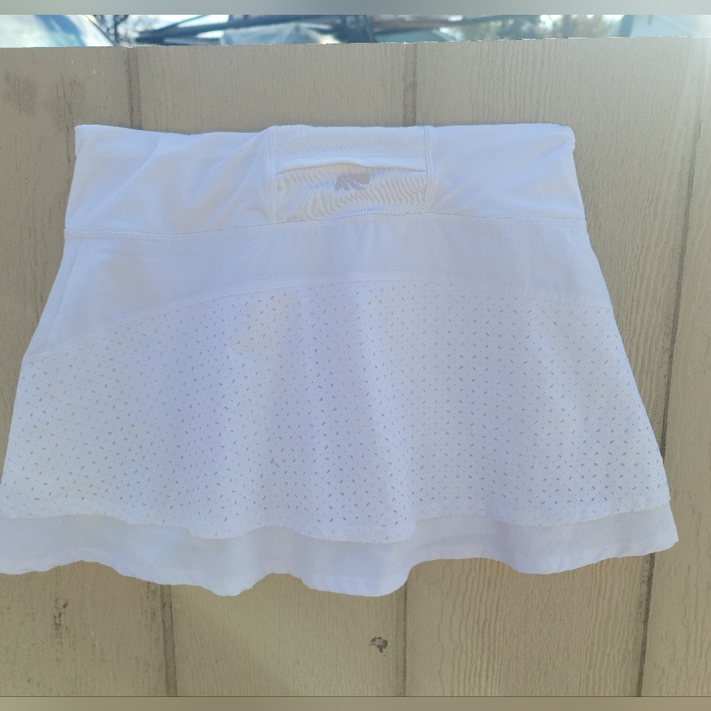 Marika white tennis skirts gently pre-owned women size M